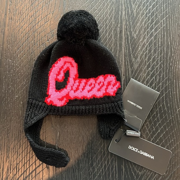 D&G Queen winter Pom Pom hat - Picture 2 of 3